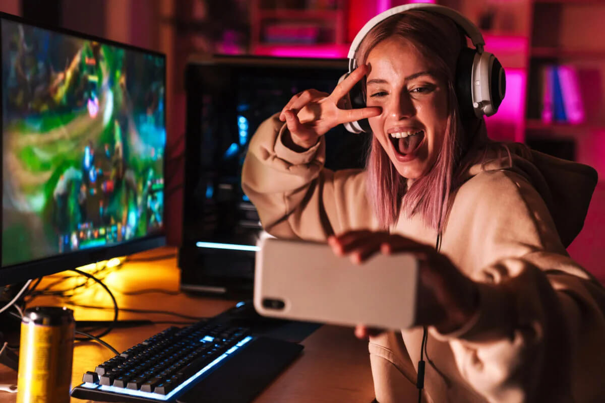 Girl playing PUBG